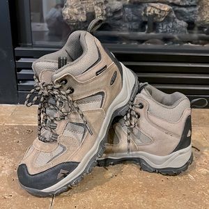 Kids hiking boots Outland